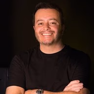 Marcelo Flores